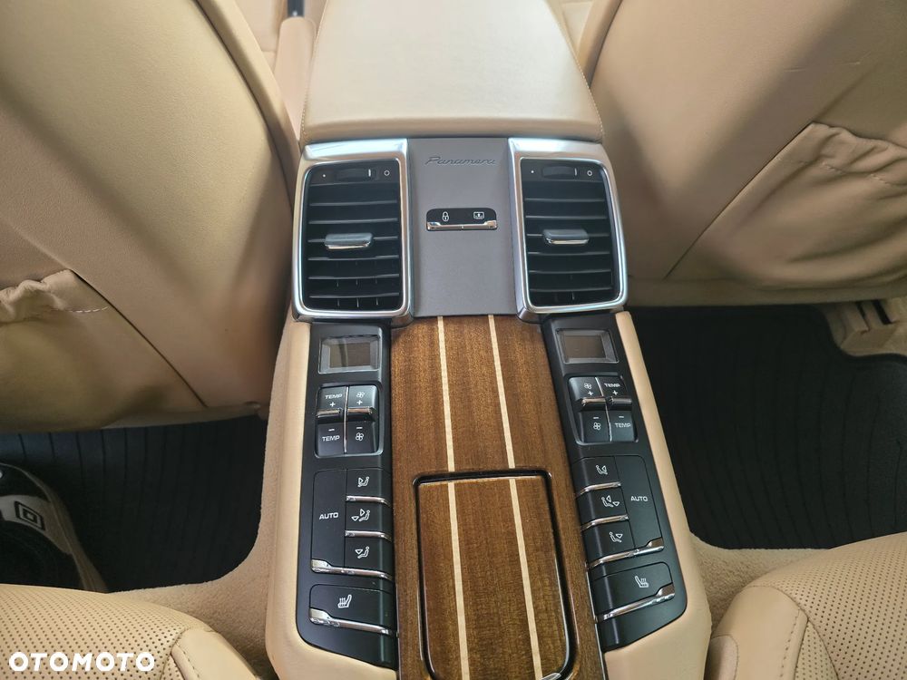 Porsche Panamera Turbo - 20
