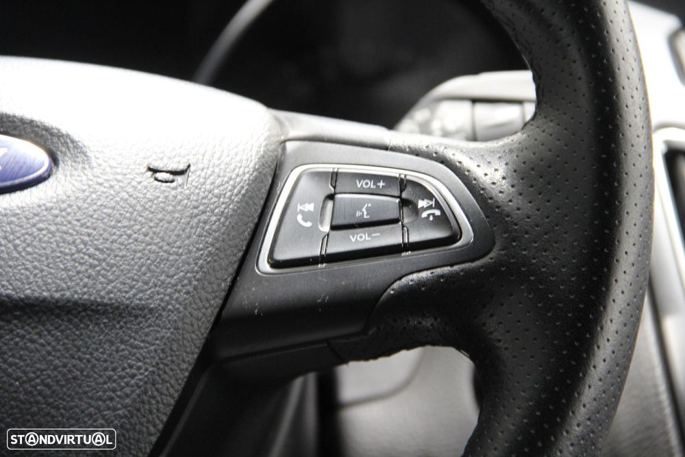 Ford Focus 1.5 TDCi ST-Line - 11