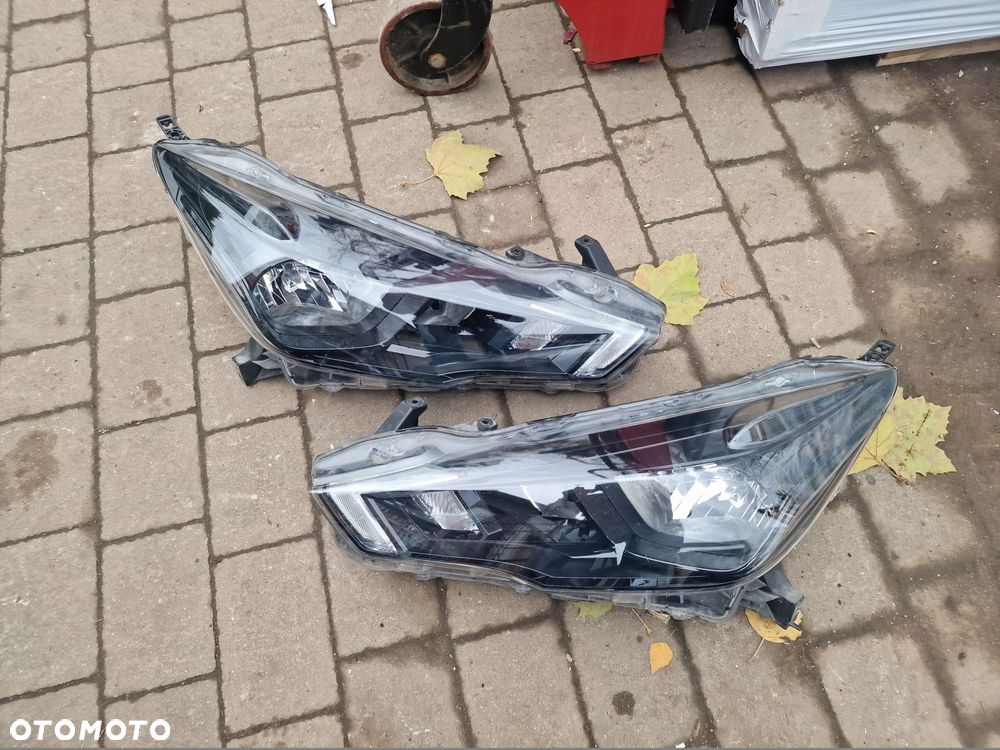 lampa przednia nissan micra k14 komplet 260605fa0b - 1