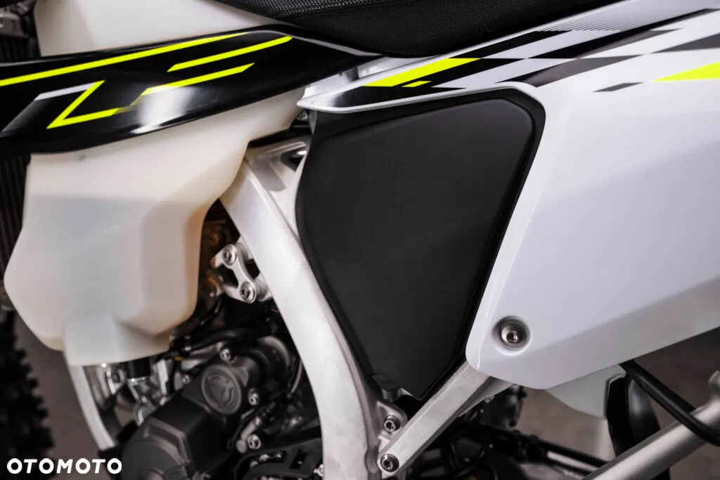 Triumph Inny - 10