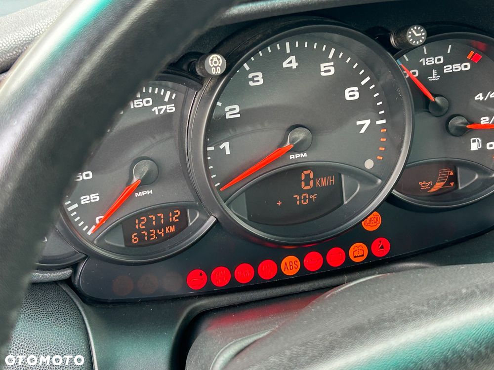 Porsche 911 Carrera - 8
