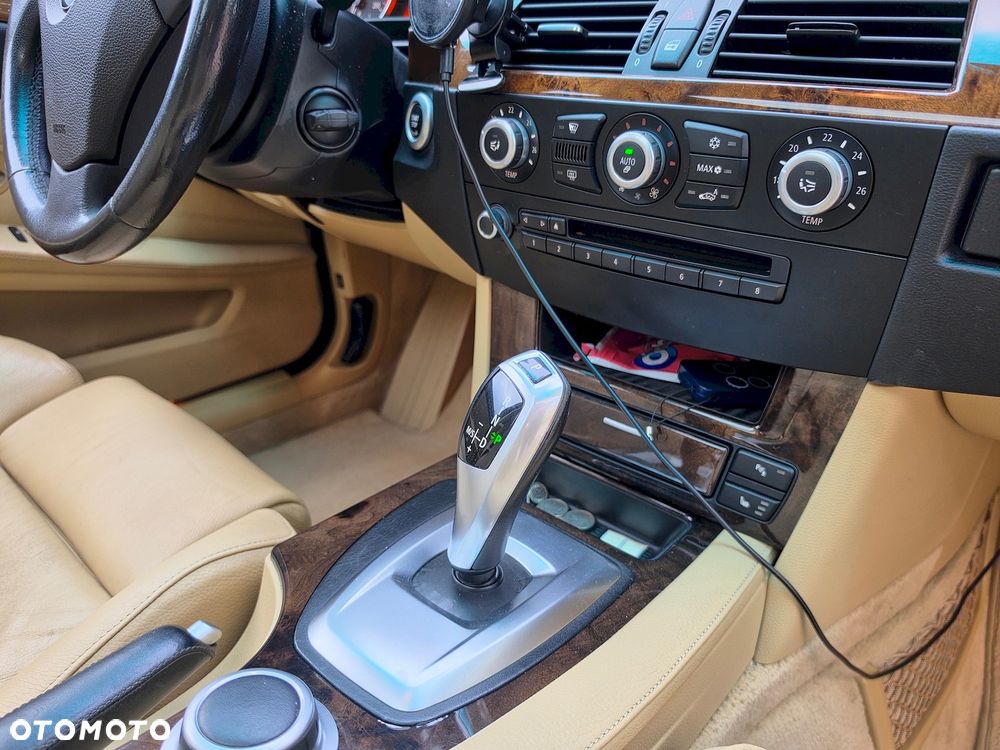 BMW Seria 5 525xd - 19