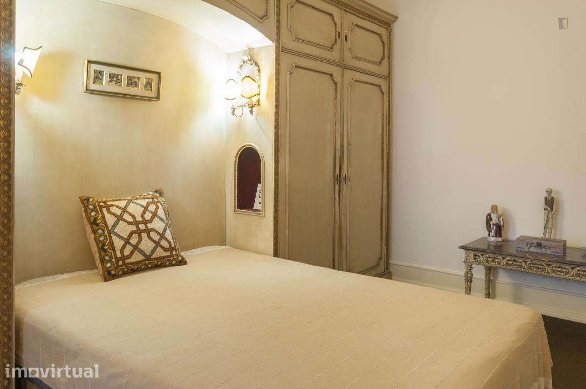 Quarto - localizado em Marquês de Pombal Lisbon - Grande imagem: 3/15