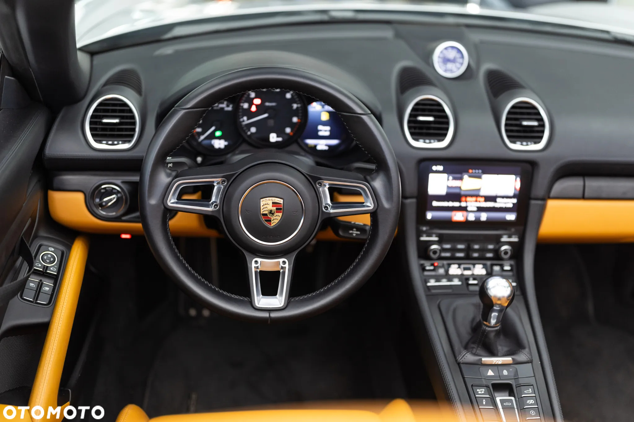 Porsche 718 Spyder - 16