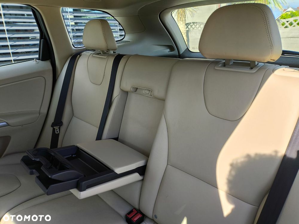 Volvo XC 60 D4 AWD Geartronic Summum - 23
