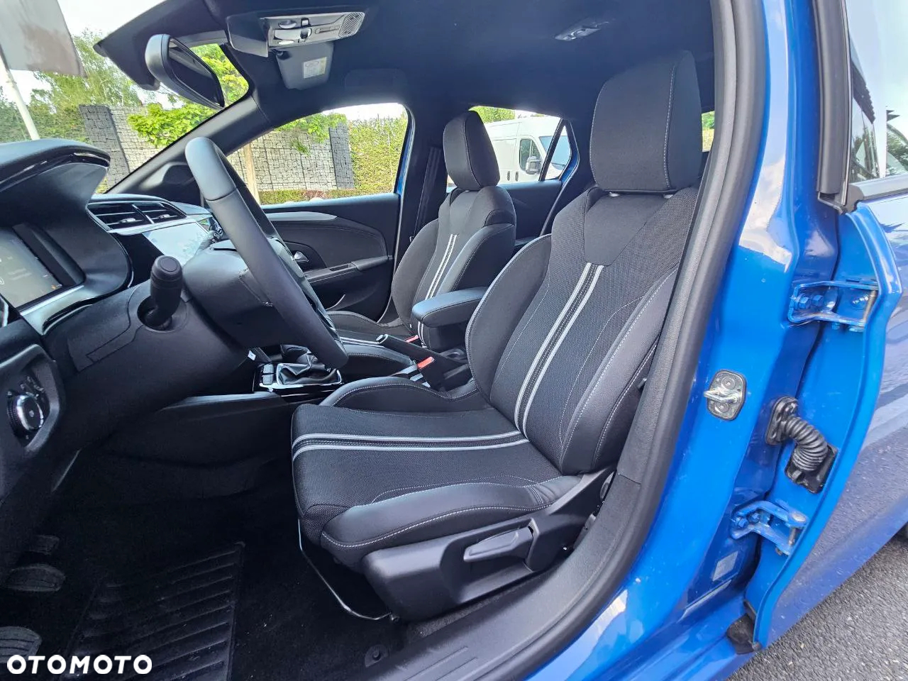 Opel Corsa 1.2 GS S&S - 11