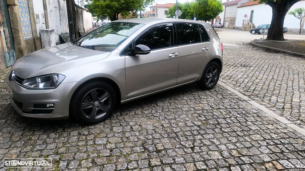 VW Golf 1.6 TDi DPF Highline - 2