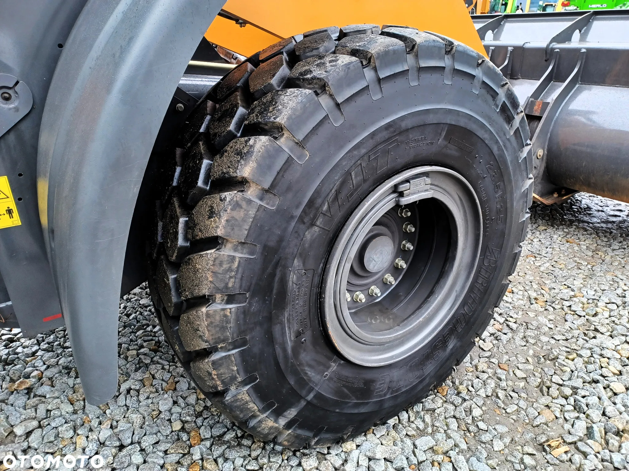 Case 821G - 9