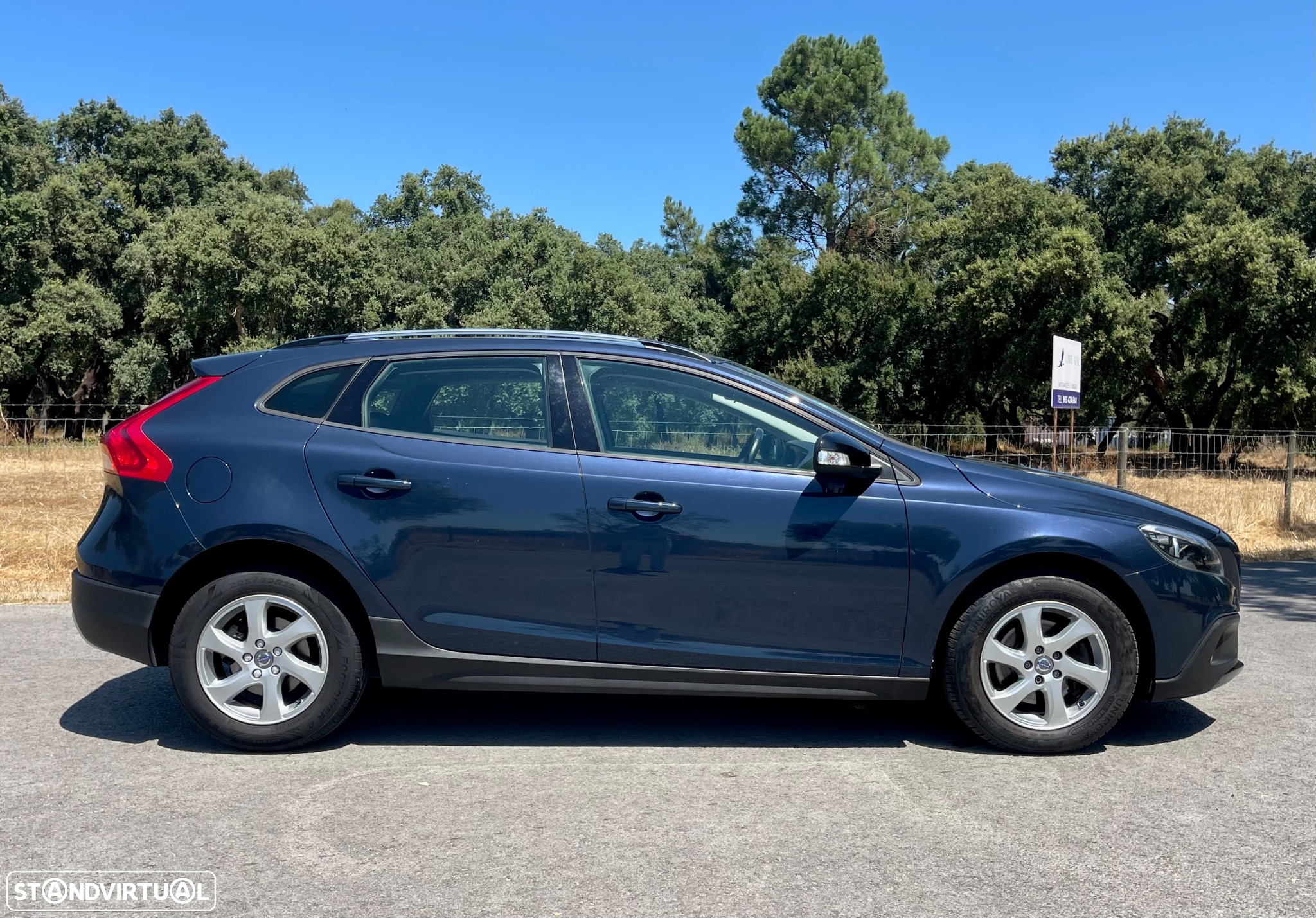 Volvo V40 Cross Country 1.6 D2 Momentum - 4