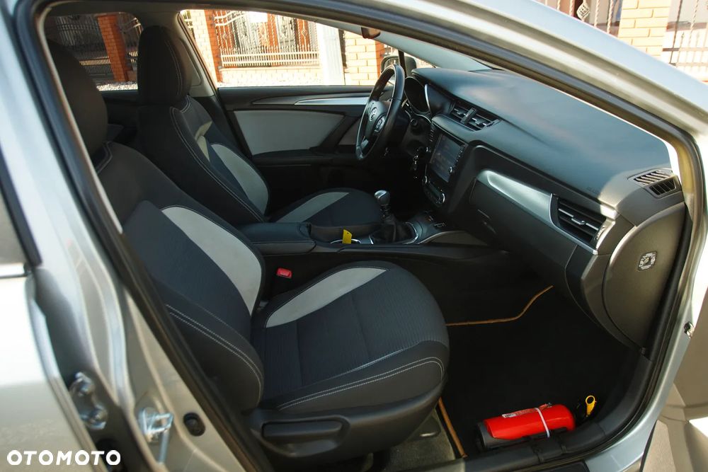 Toyota Avensis 1.8 Executive - 25