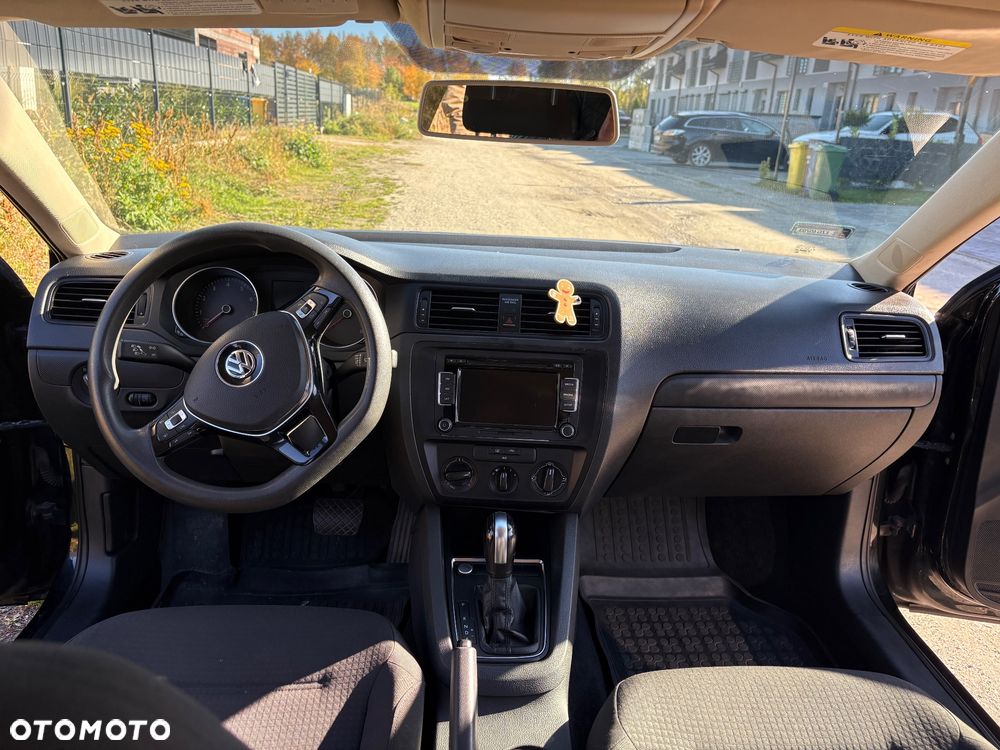 Volkswagen Jetta - 5