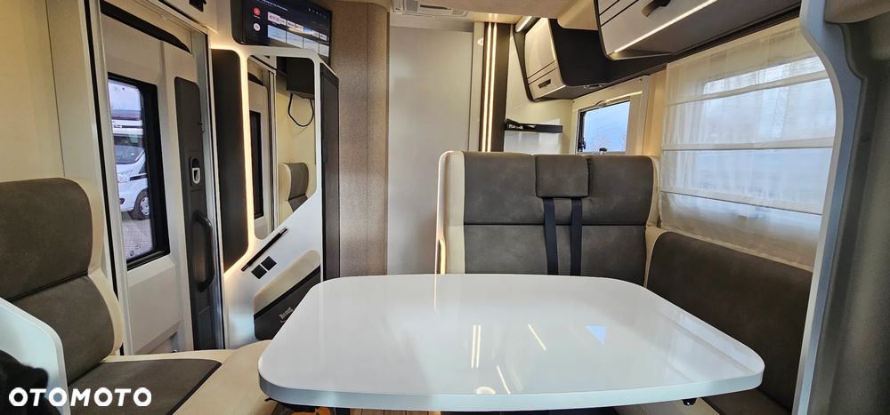 McLOUIS MC4 379 - 17