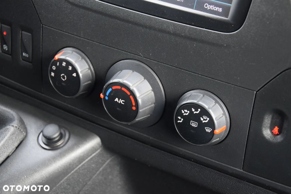 Renault MASTER / L3H2 / 2.3 - 150 KM / 3 OSOBY / DOSTAWCZE / BLASZAK / DUŻY WYŚWIETLACZ / KLIMA / TEMPOMAT / KAMERA COFANIA / HAK / SPROWADZONY - 35