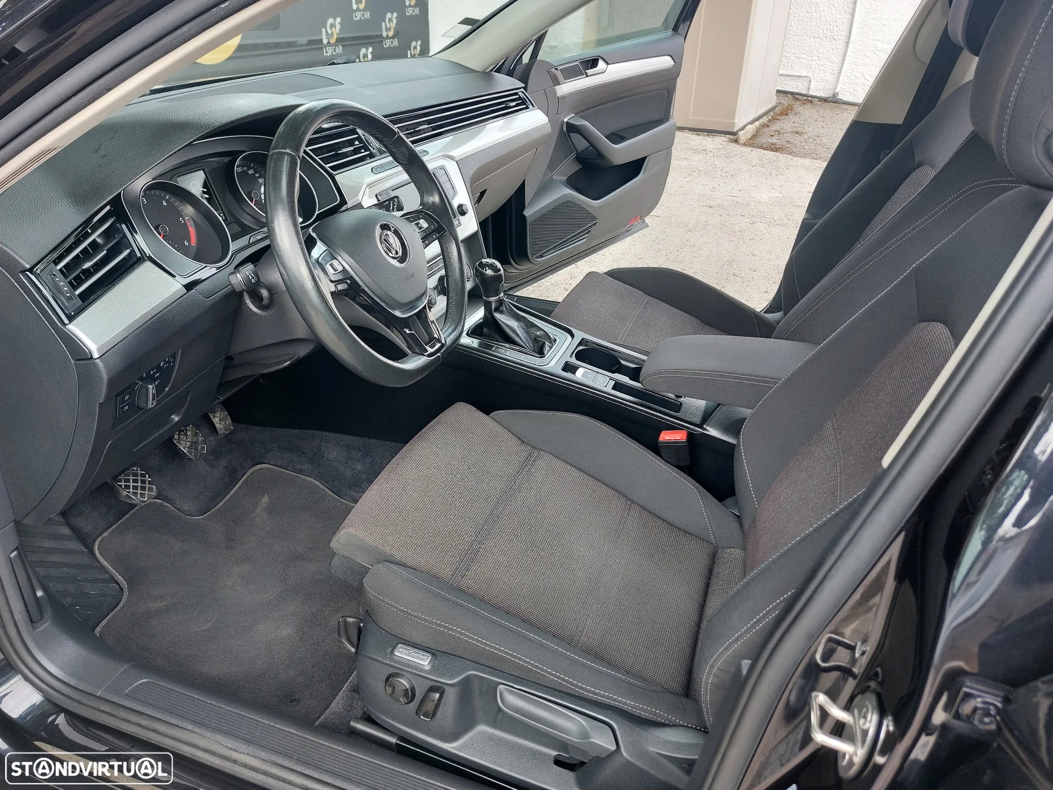 VW Passat Variant 1.6 TDI Confortline - 9