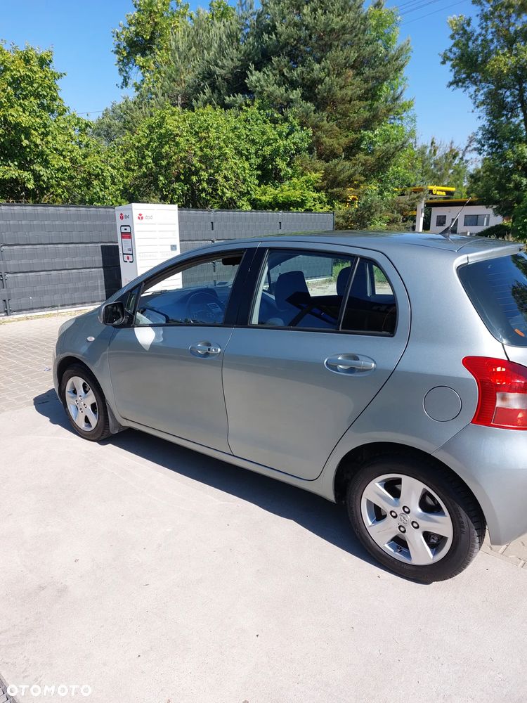 Toyota Yaris 1.3 Luna Gold - 4