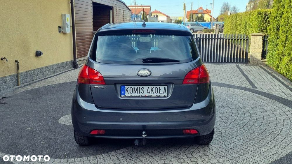 Kia Venga - 5