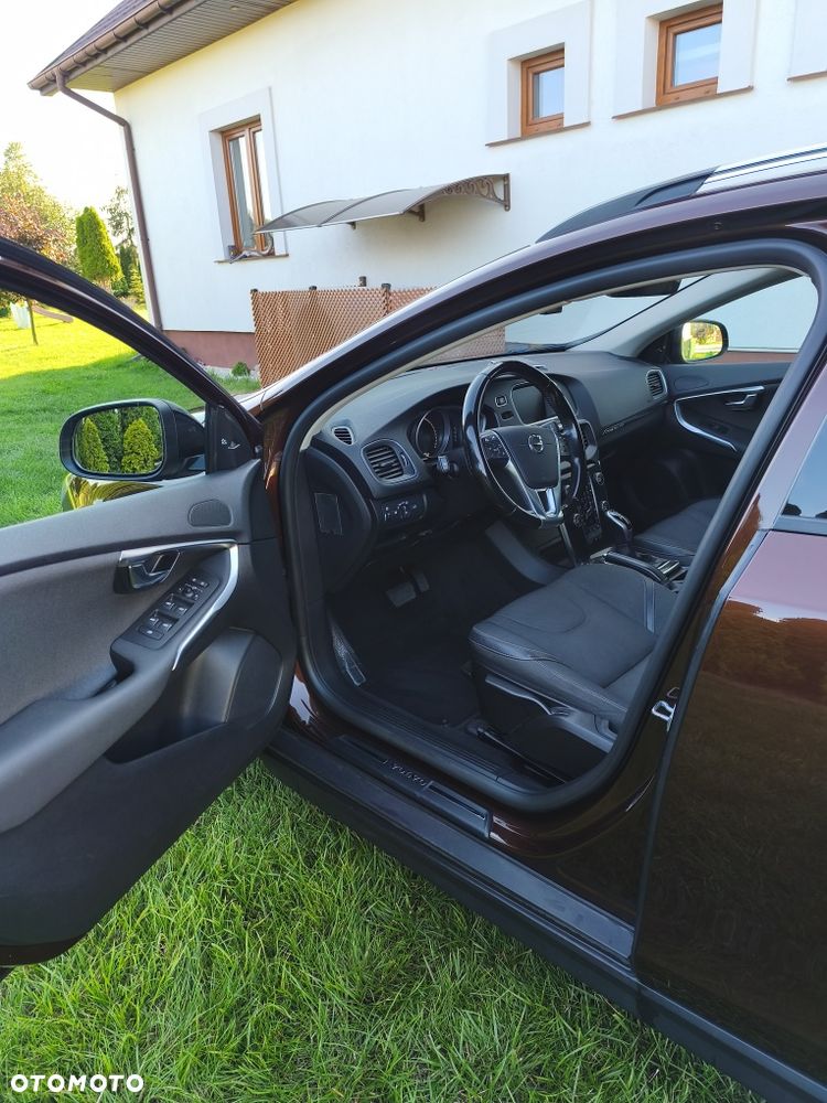 Volvo V40 Cross Country - 4