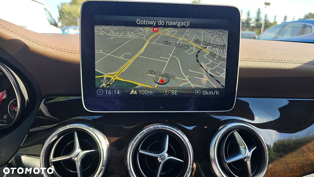 Mercedes-Benz CLA 180 AMG Line - 10