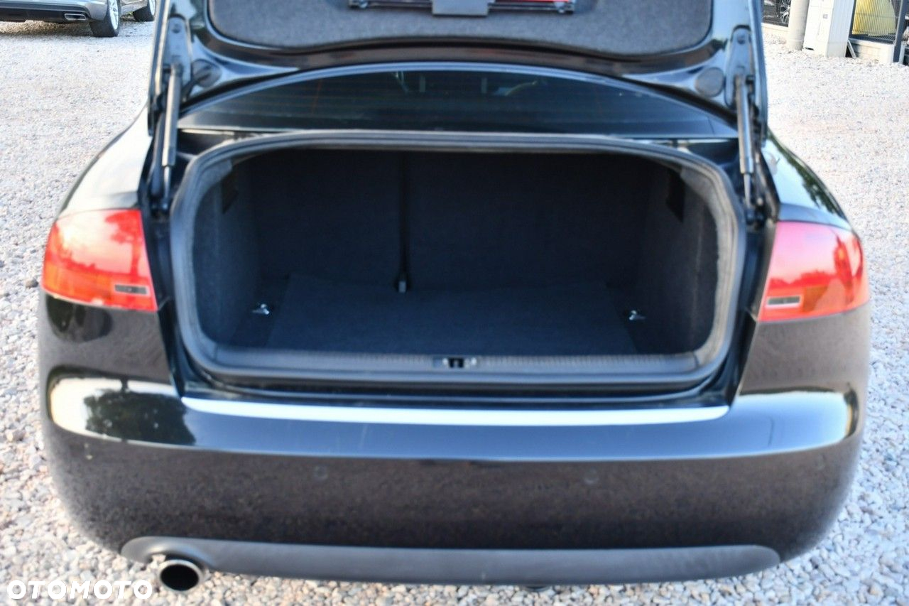 Audi A4 2.0 - 30