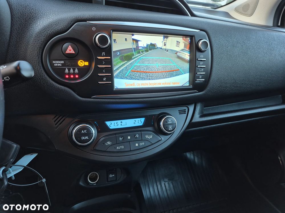 Toyota Yaris Hybrid 100 Business Edition - 20