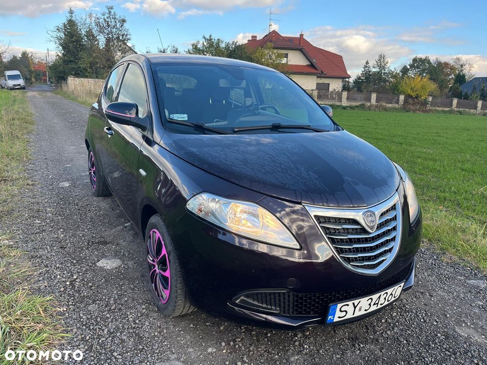 Lancia Ypsilon - 1