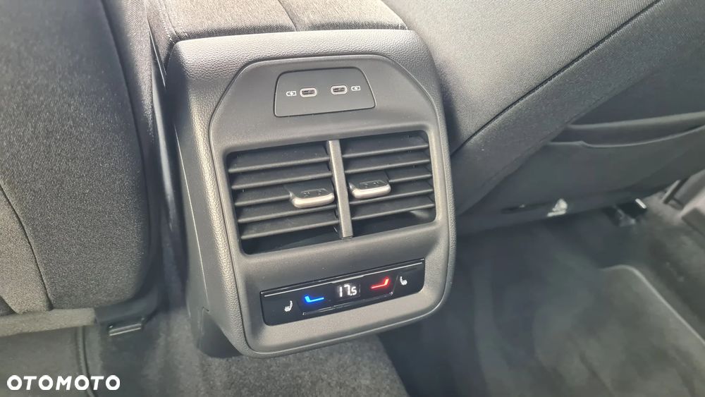 Skoda Superb 2.0 TDI SCR Selection DSG - 13