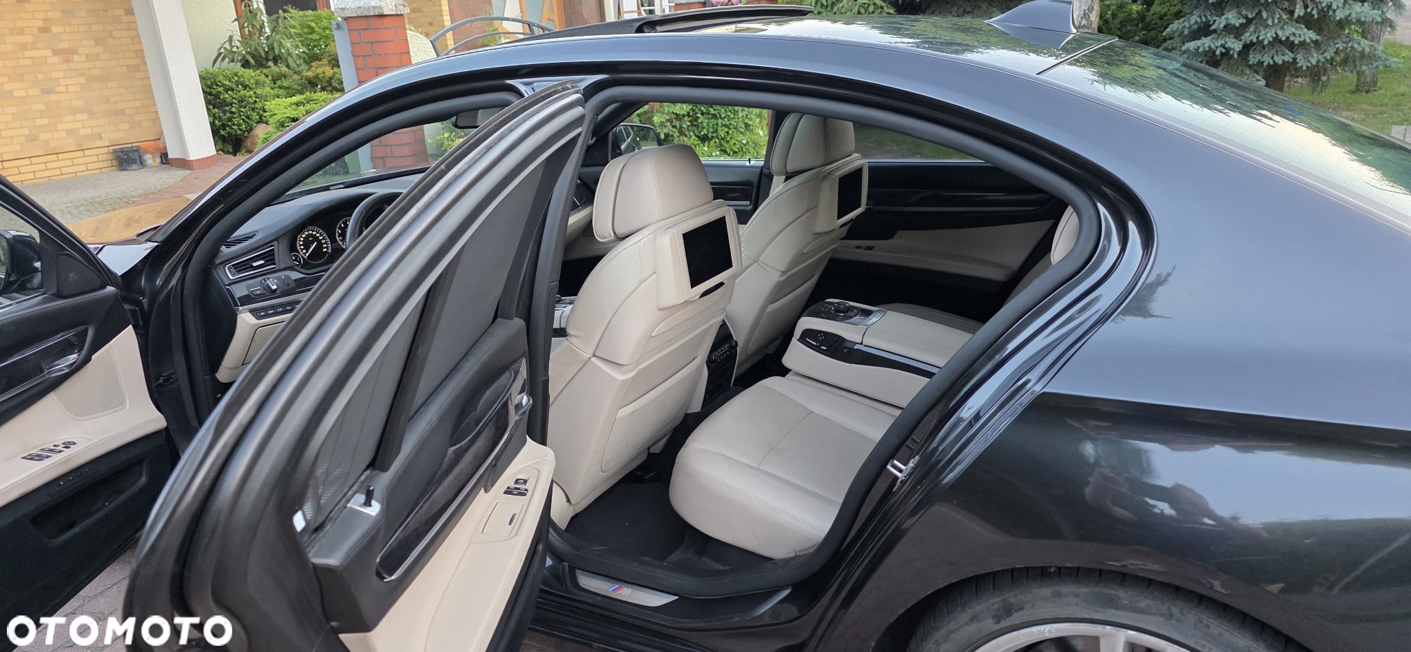 BMW Seria 7 750i xDrive - 3