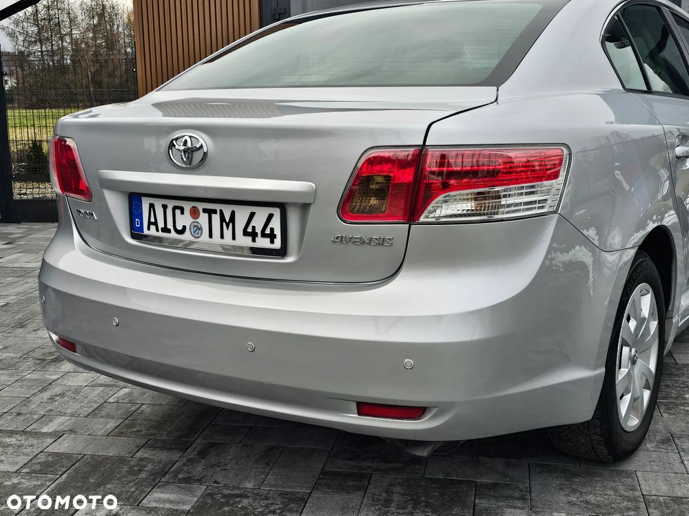 Toyota Avensis 1.8 Comfort - 35