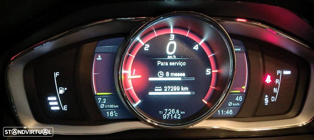 Volvo V60 Cross Country 2.0 D3 Momentum Geartronic - 4