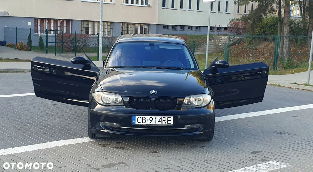 BMW Seria 1 116I 2008 photo 2