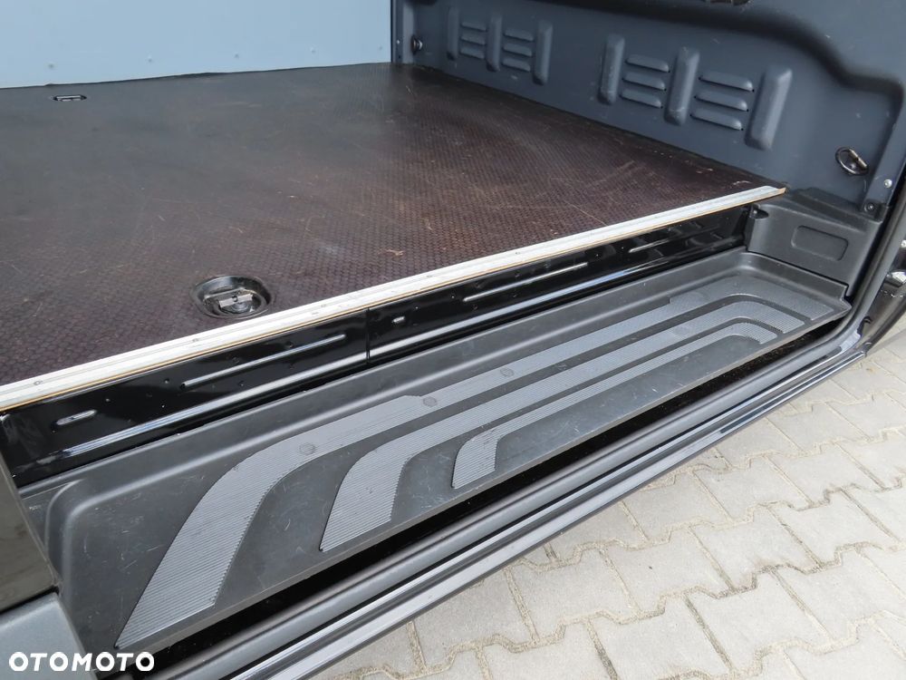 Mercedes-Benz Sprinter 319 CDI 190 KM 9G-Tronic Automat Model 907 AMG Panamericana GT AMG Furgon Blaszak Ekstra Długi LONG MAXI + 4800 mm Zawieszenie Tylne Pneumatyczne Adaptacyjne WZMACNIANY Rozstaw Osi 4325 mm Ładowność 941 Kg HAK 2800 Kg FULL Opcja Wyposażenia Stan Auta Nowy Jak Z Salonu OKAZJA DOSTEPNY I GOTOWY - 24