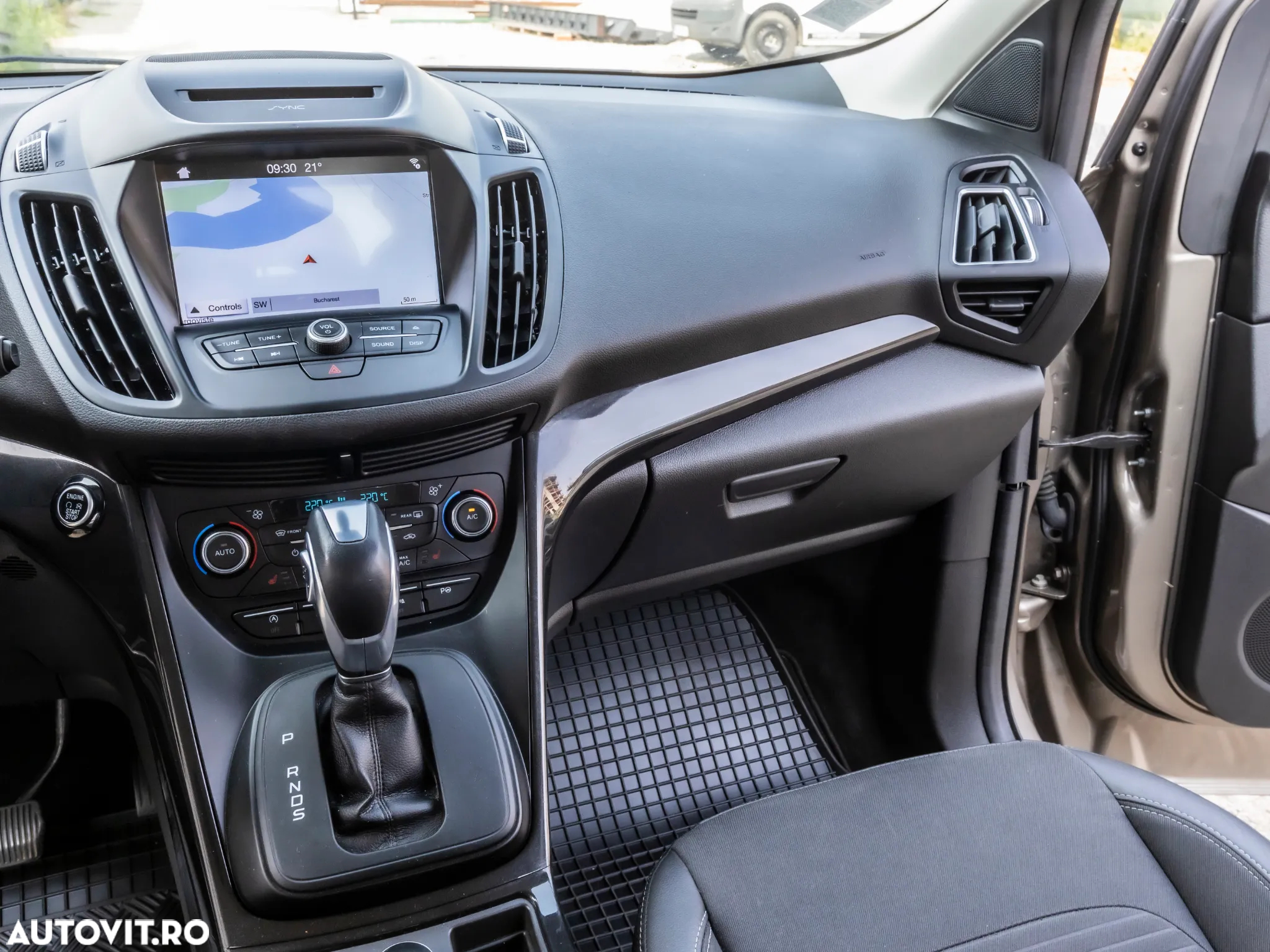 Ford Kuga 1.5 EcoBoost 2x4 Aut. Trend - 17