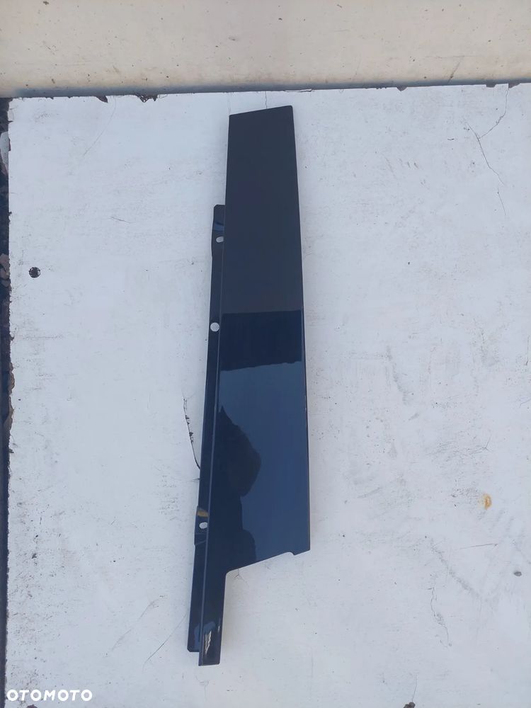 LISTWA SŁUPKA LEWY PRZÓD MERCEDES W2136900187