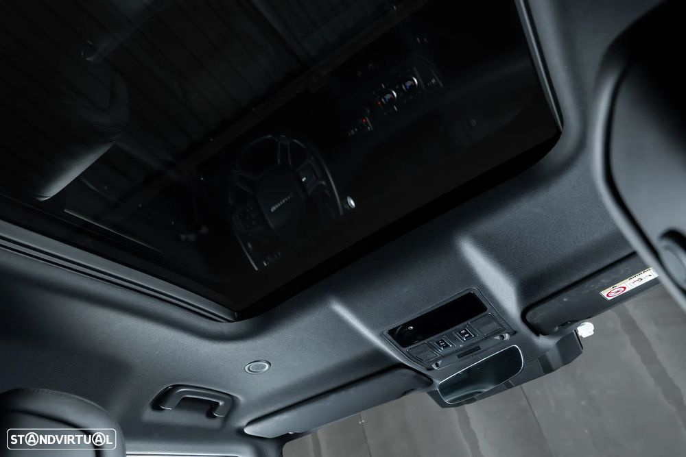 Land Rover Defender 2.0 P400e 110 AWD X-Dynamic HSE - 36