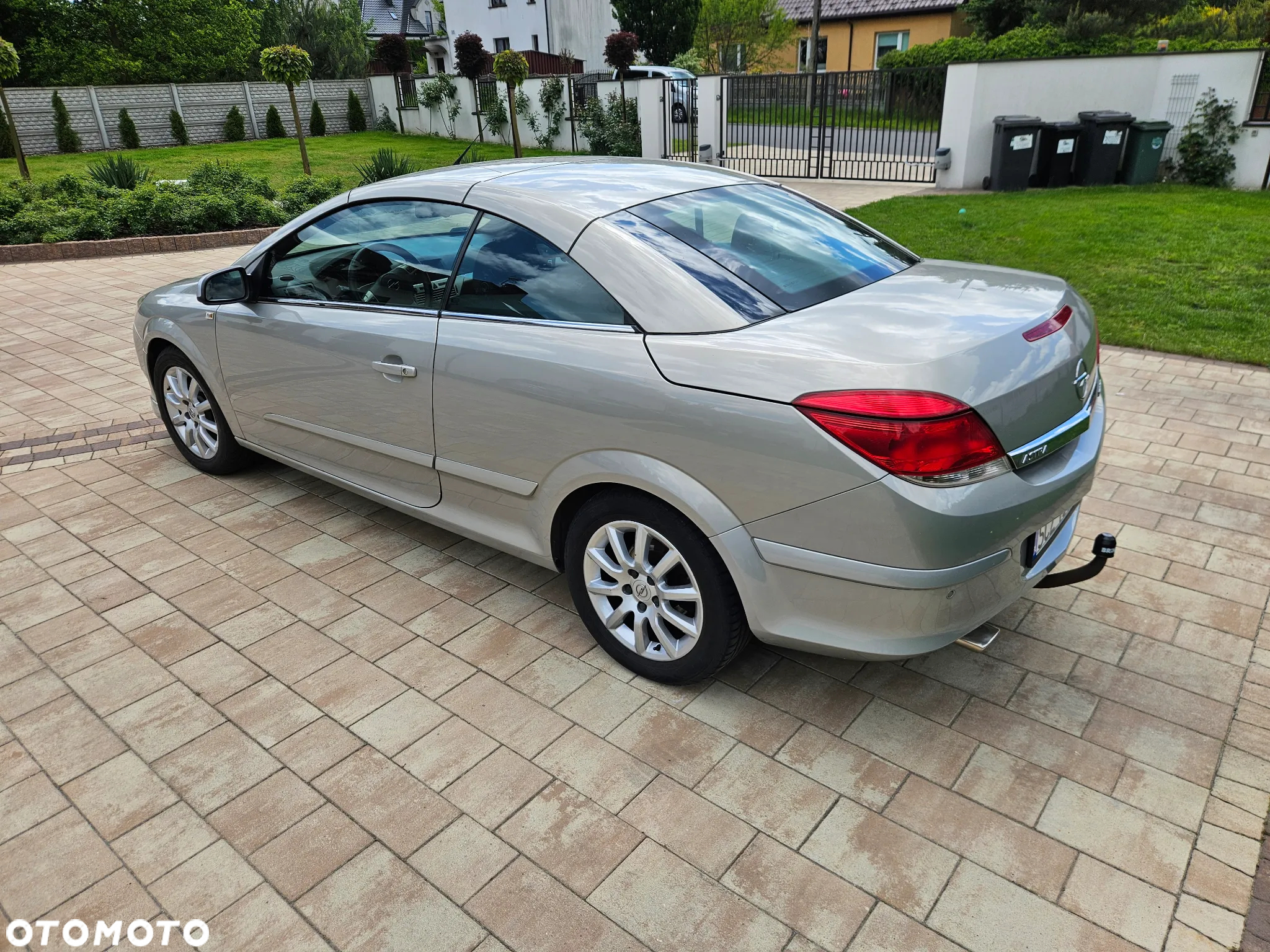Opel Astra GTC 1.6 - 6