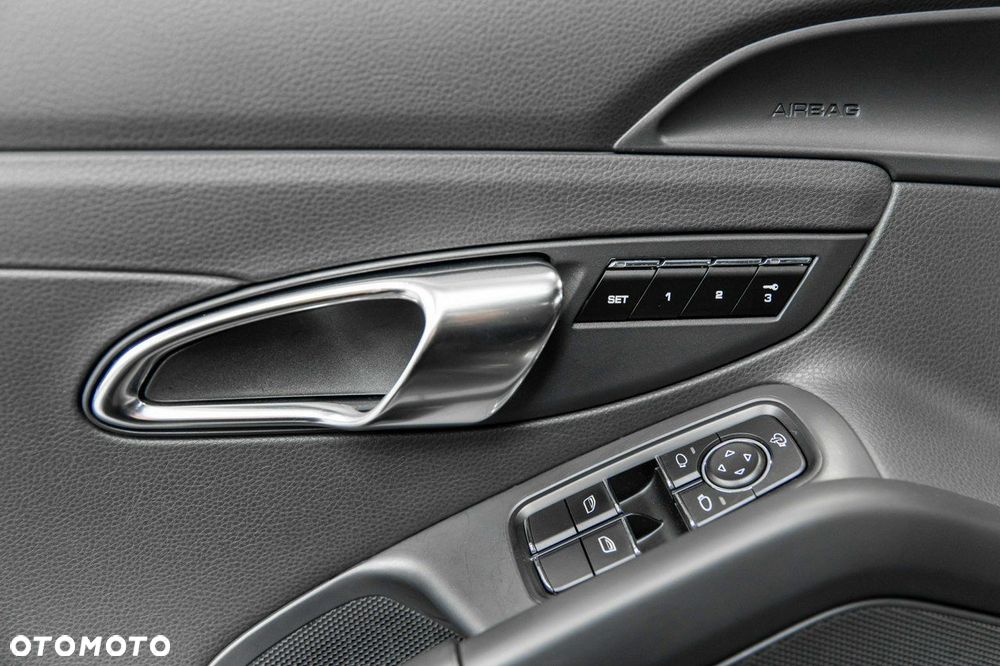 Porsche Cayman S PDK - 36
