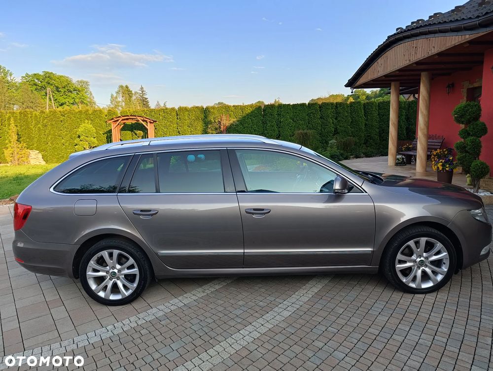 Skoda Superb 2.0 TDI DSG Exclusive - 16