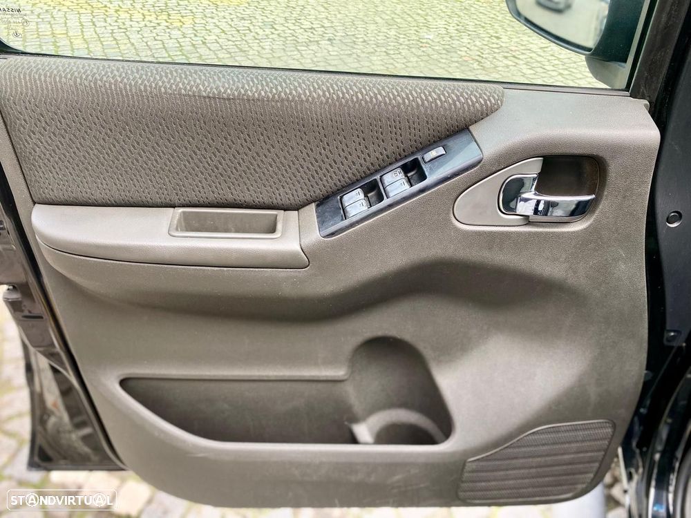 Nissan Navara 2.5 dCi CD XE 4WD - 17