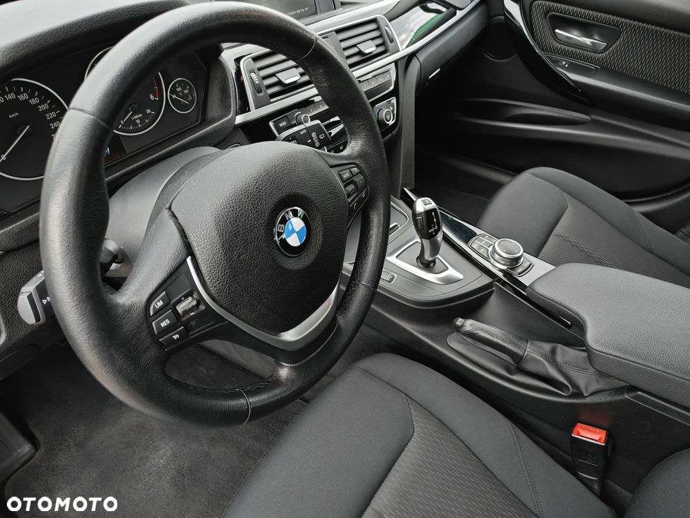 BMW Seria 3 320d Advantage - 29