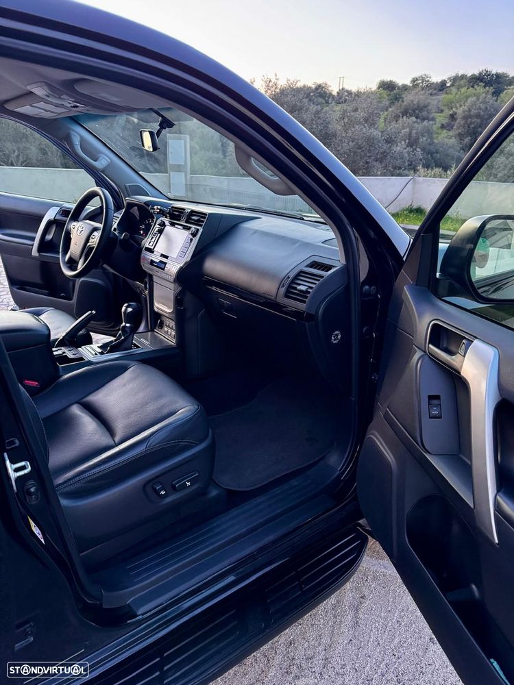 Toyota Land Cruiser 2.8 D-4D Auto Executive - 19