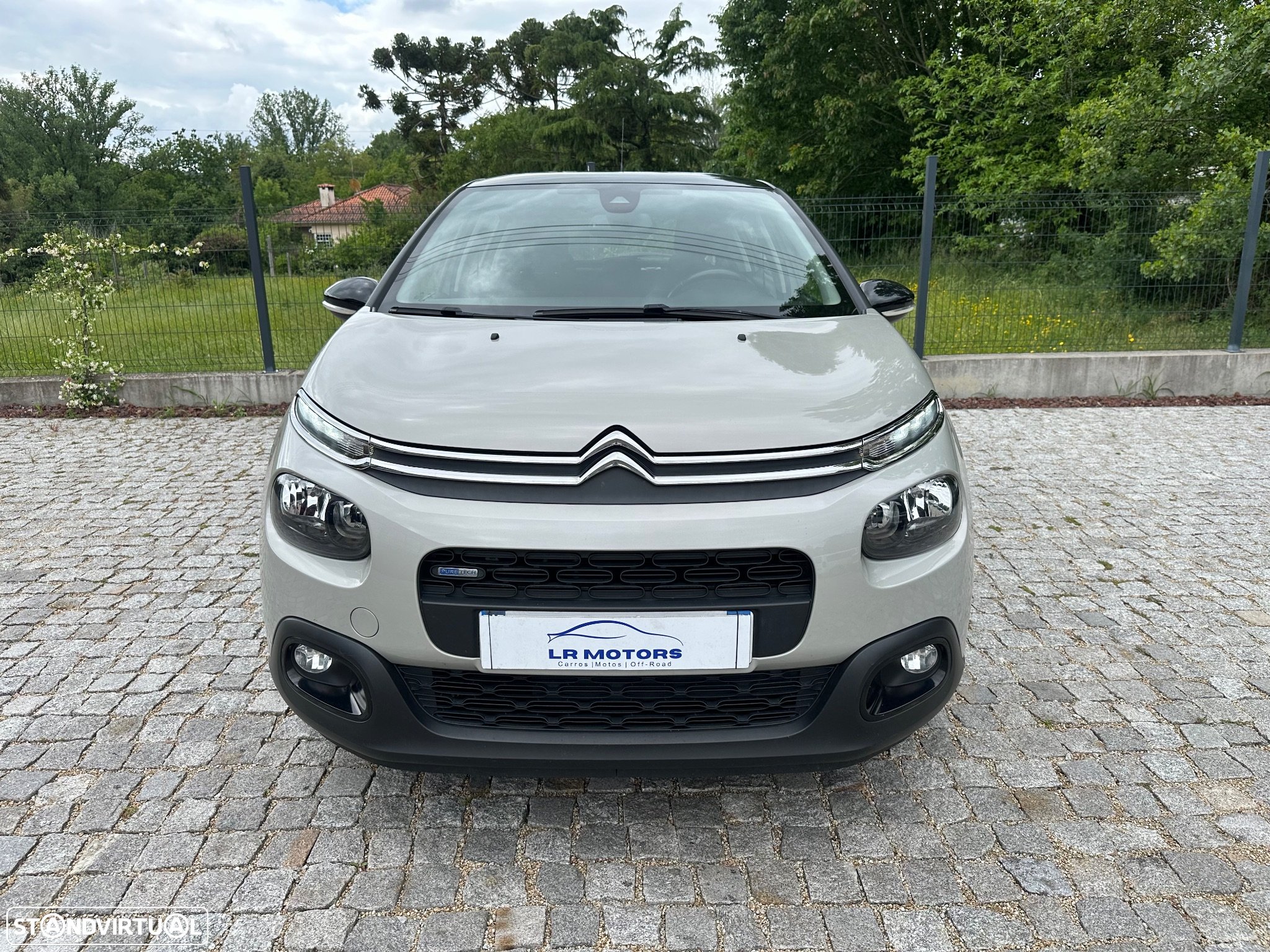 Citroën C3 1.2 PureTech Shine - 2