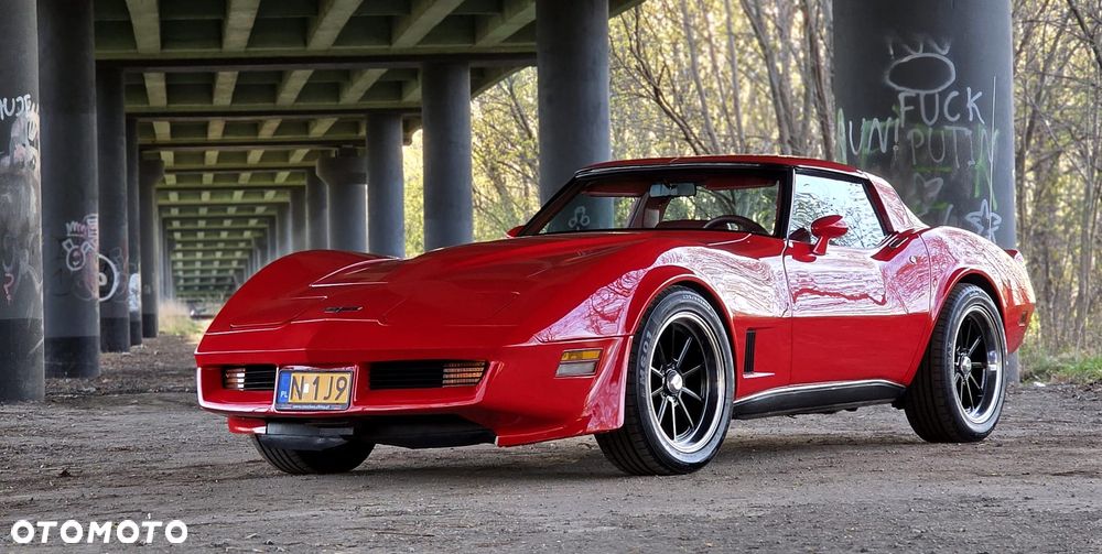 Chevrolet Corvette - 2