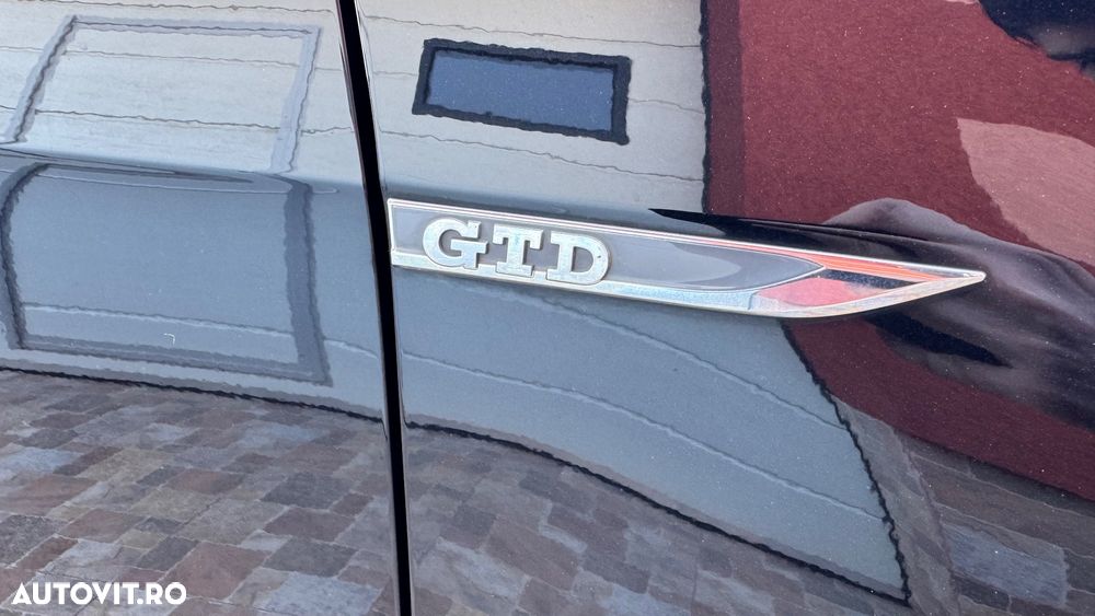 Volkswagen Golf - 32