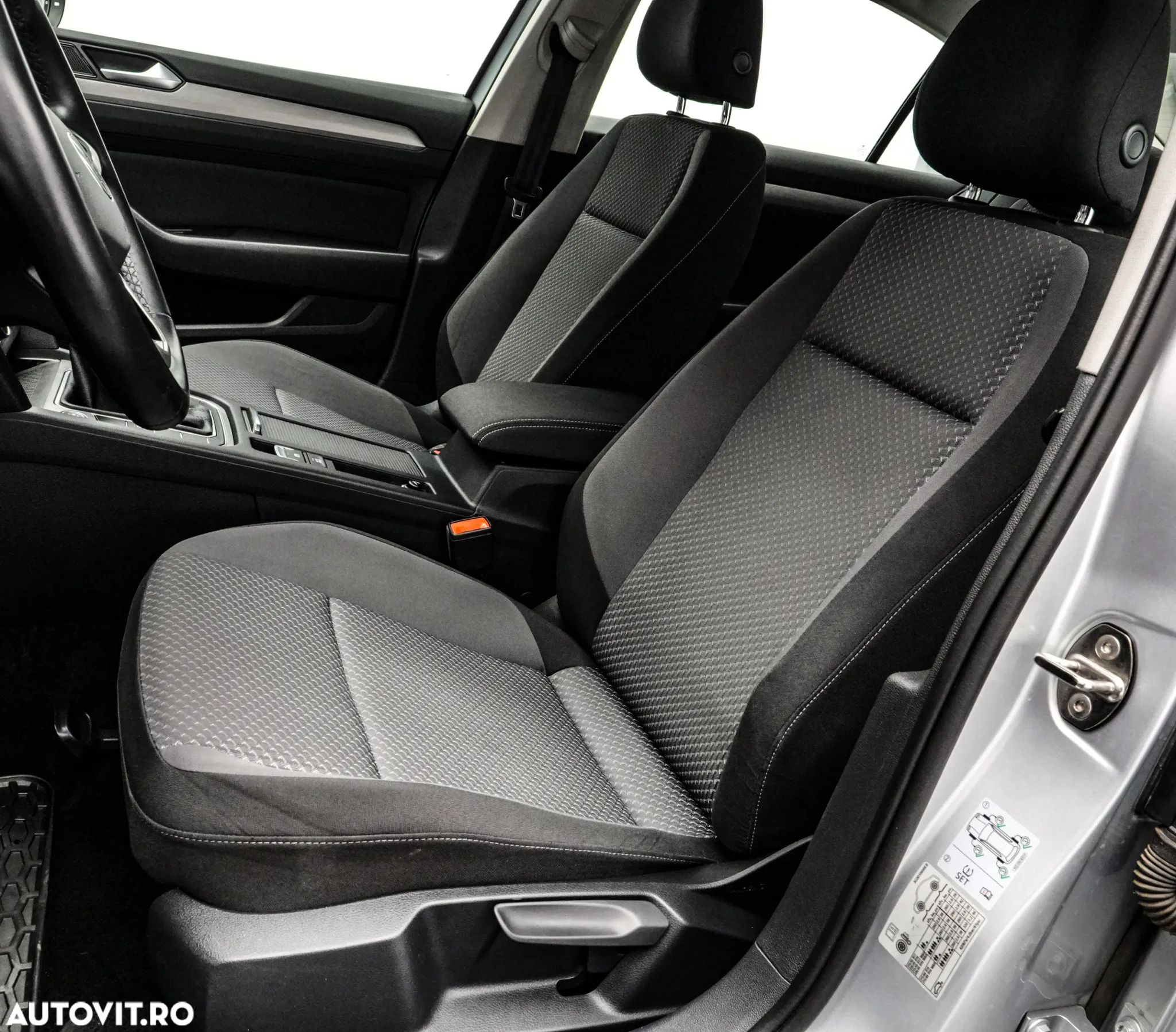 Volkswagen Passat 2.0 TDI Comfortline - 14