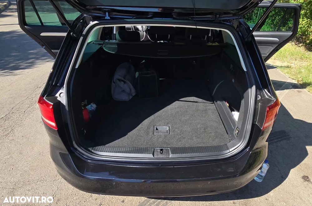 Volkswagen Passat - 20