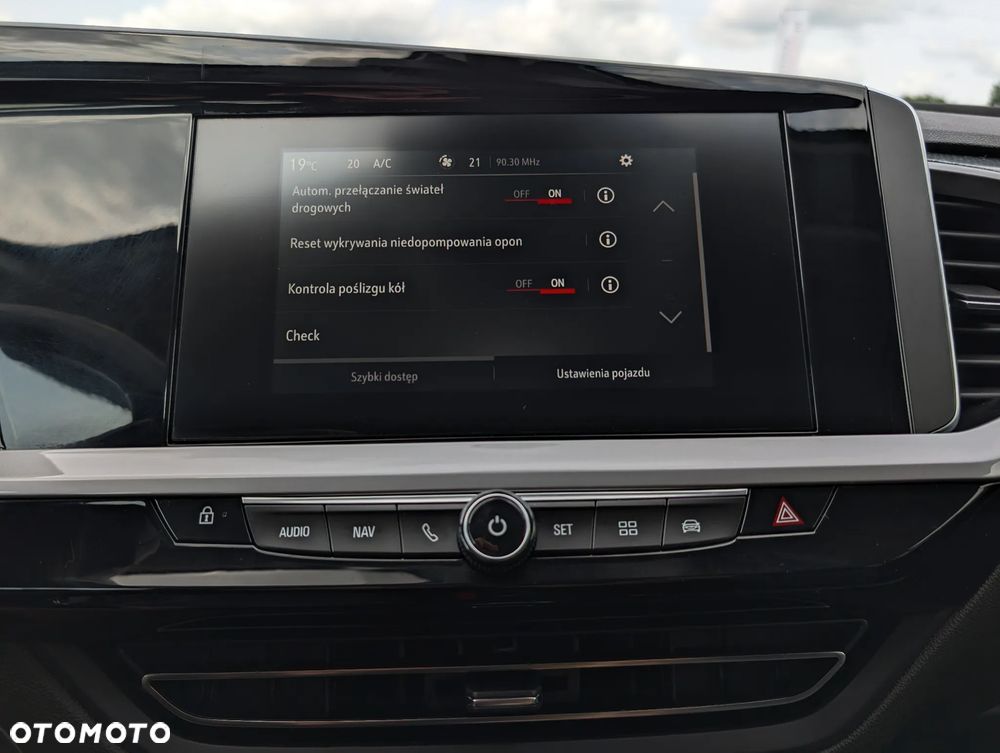 Opel Grandland 1.2 DI Automatik Business Elegance - 26