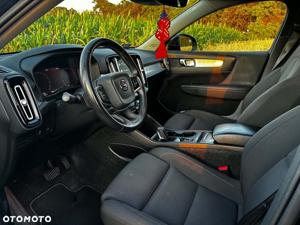 Volvo XC 40 T3 Momentum Pro - 13