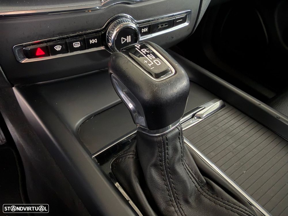 Volvo XC 60 2.0 D4 Momentum Plus Geartronic - 16