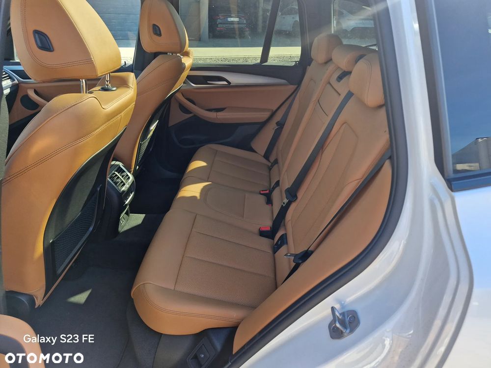 BMW iX3 - 15
