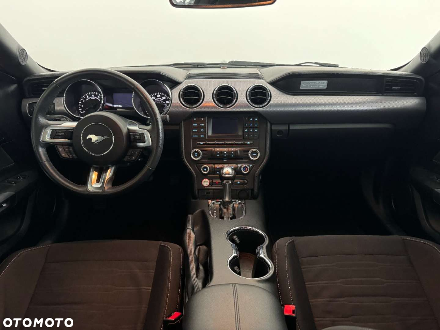 Ford Mustang - 6